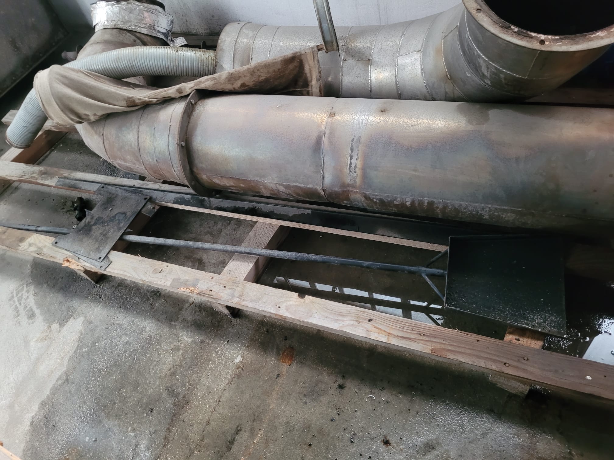 Usato 1996 Uniconfort CMT/F 45 Generatore di acqua calda alimentato a trucioli / legna