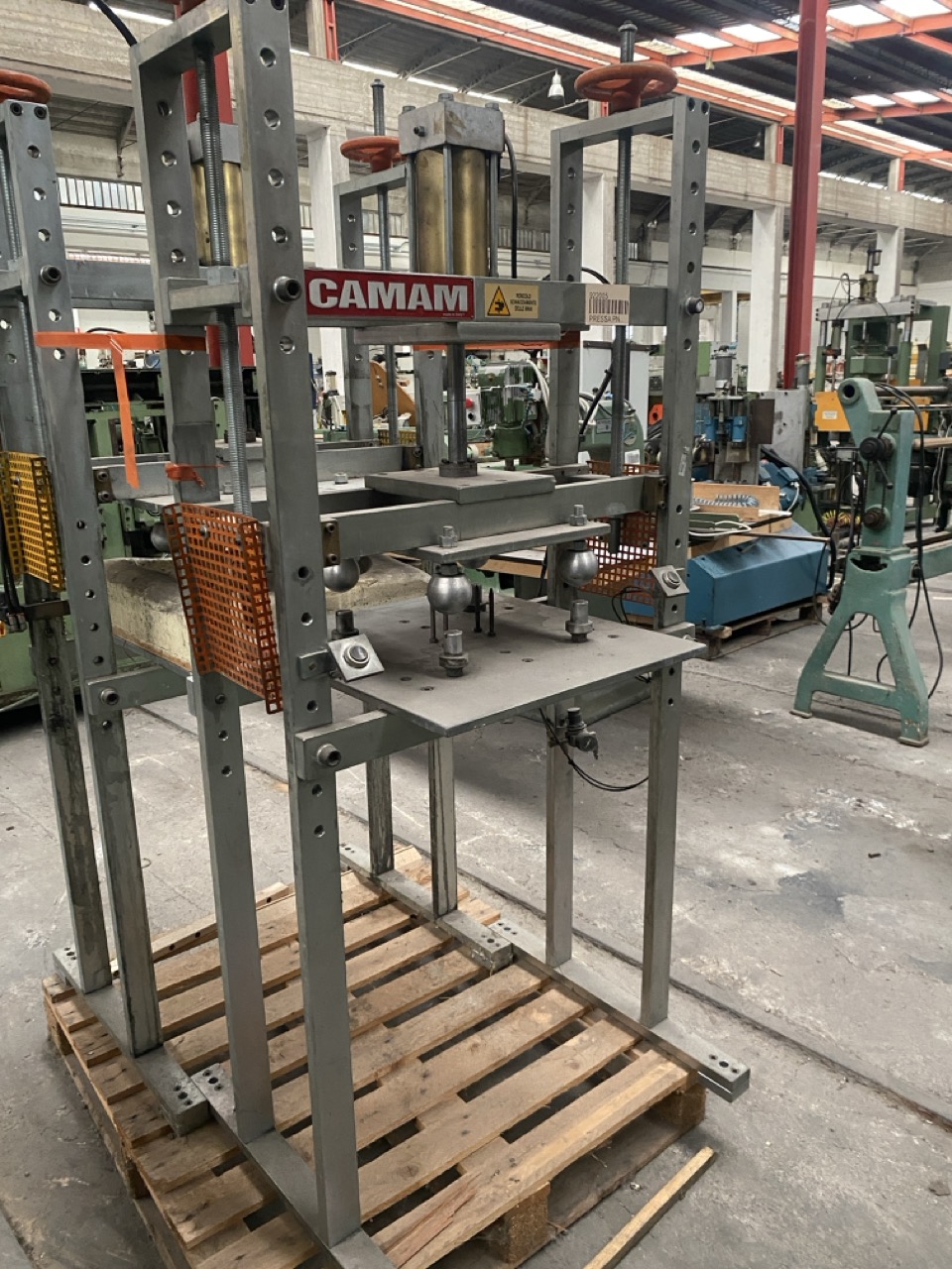 Usato 2004 SP/SP/1 Pressa pneumatica per tappezzeria marca Camam