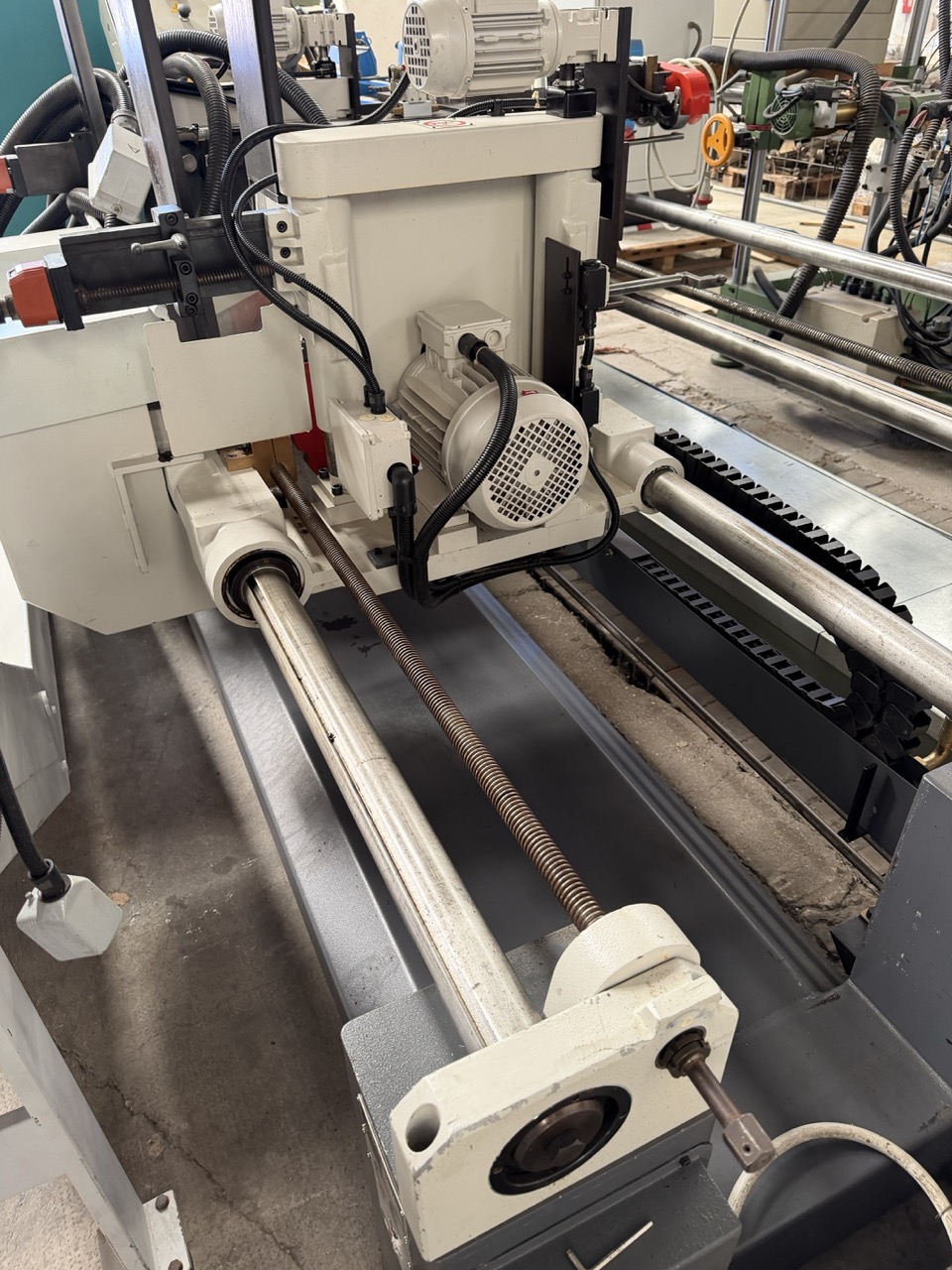 Usato 2002 Friulmac DUALFEED Troncatore - Caricatore per Scorniciatrice idraulico, automatico, con regolazione misure elettronica.