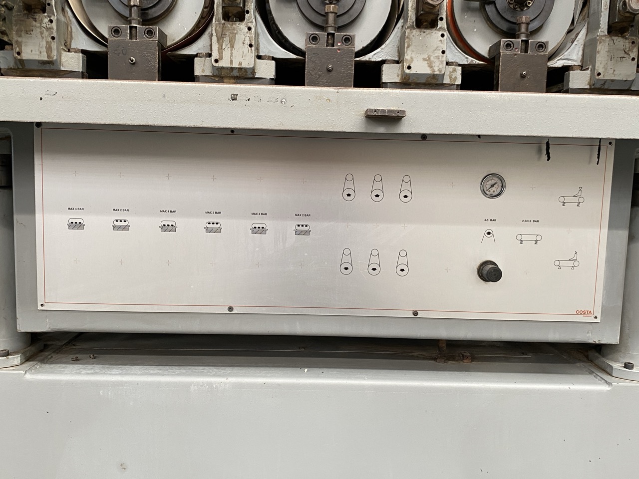 Usato 1999 Costa CCC CCC 1350 Linea di calibratura a 3 rulli superiori e 3 rulli inferiori, larghezza tappeto mm. 1350