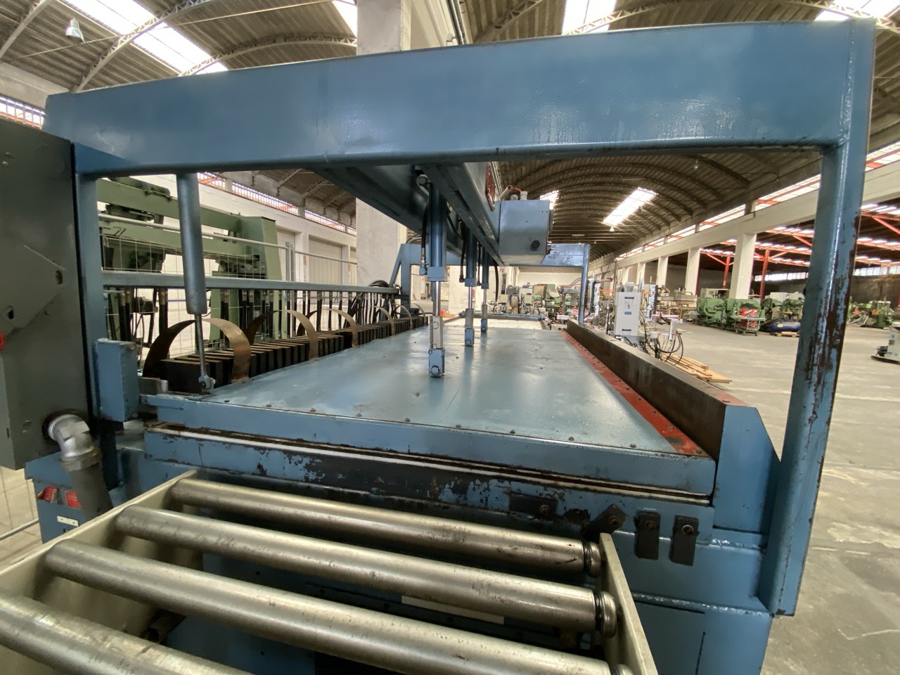 Usato L&L Machinery Inc GLU-ALL Pressa per listellare ad alta frequenza, piano mm. 2700x1300