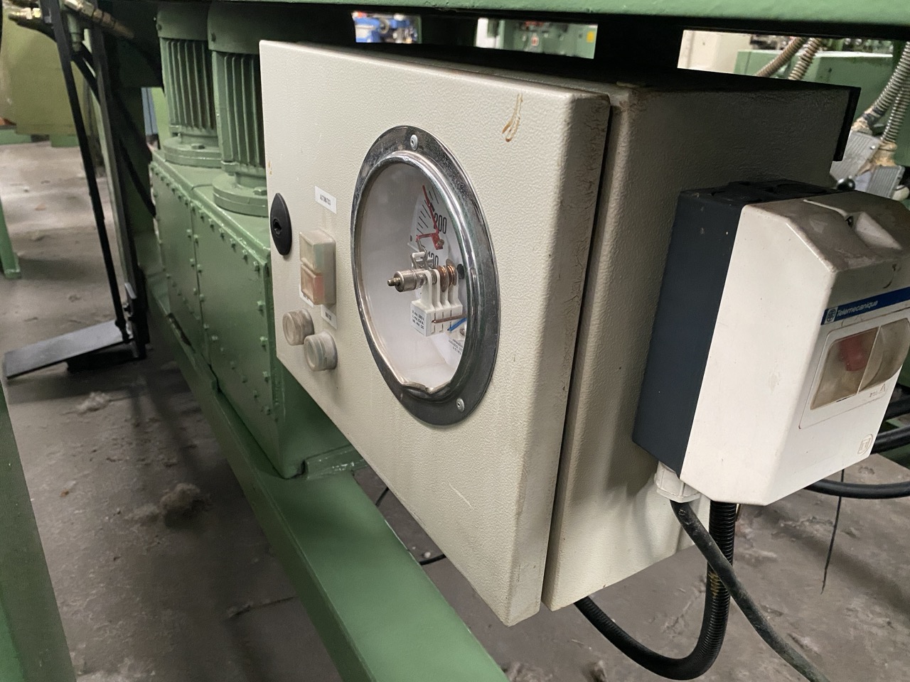 Usato Strettoio idraulico con banco di lavoro di 200x100, usato