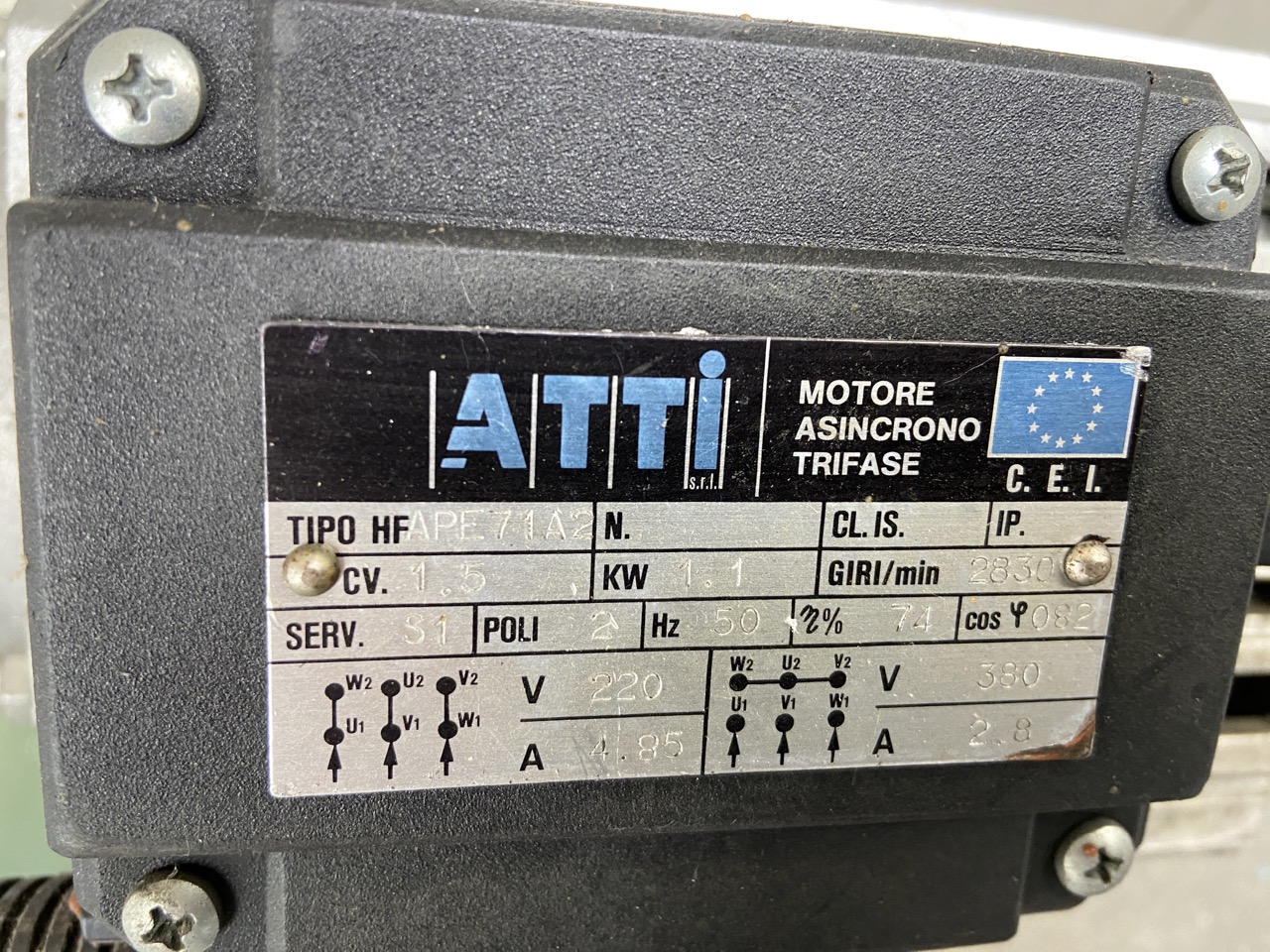 Usato Foratrice per angoli a 4 teste marca OMA