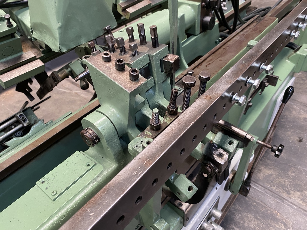 Usato OMA 120/A Tornio per legno, automatico con caricatore, lunghezza massima del pezzo mm. 1200