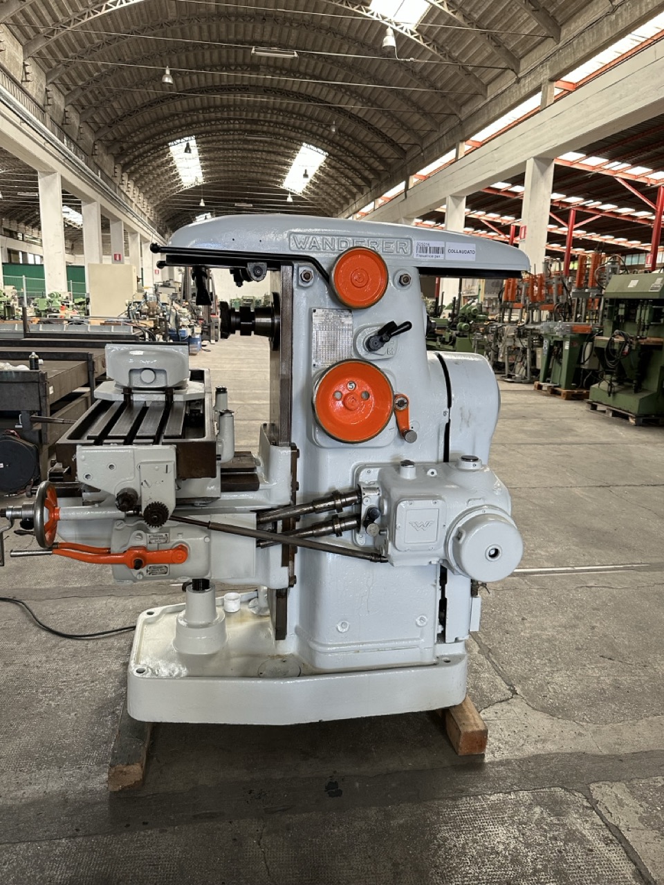 Usato Wanderer 2DU900 Fresatrice meccanica per ferro, con accessori