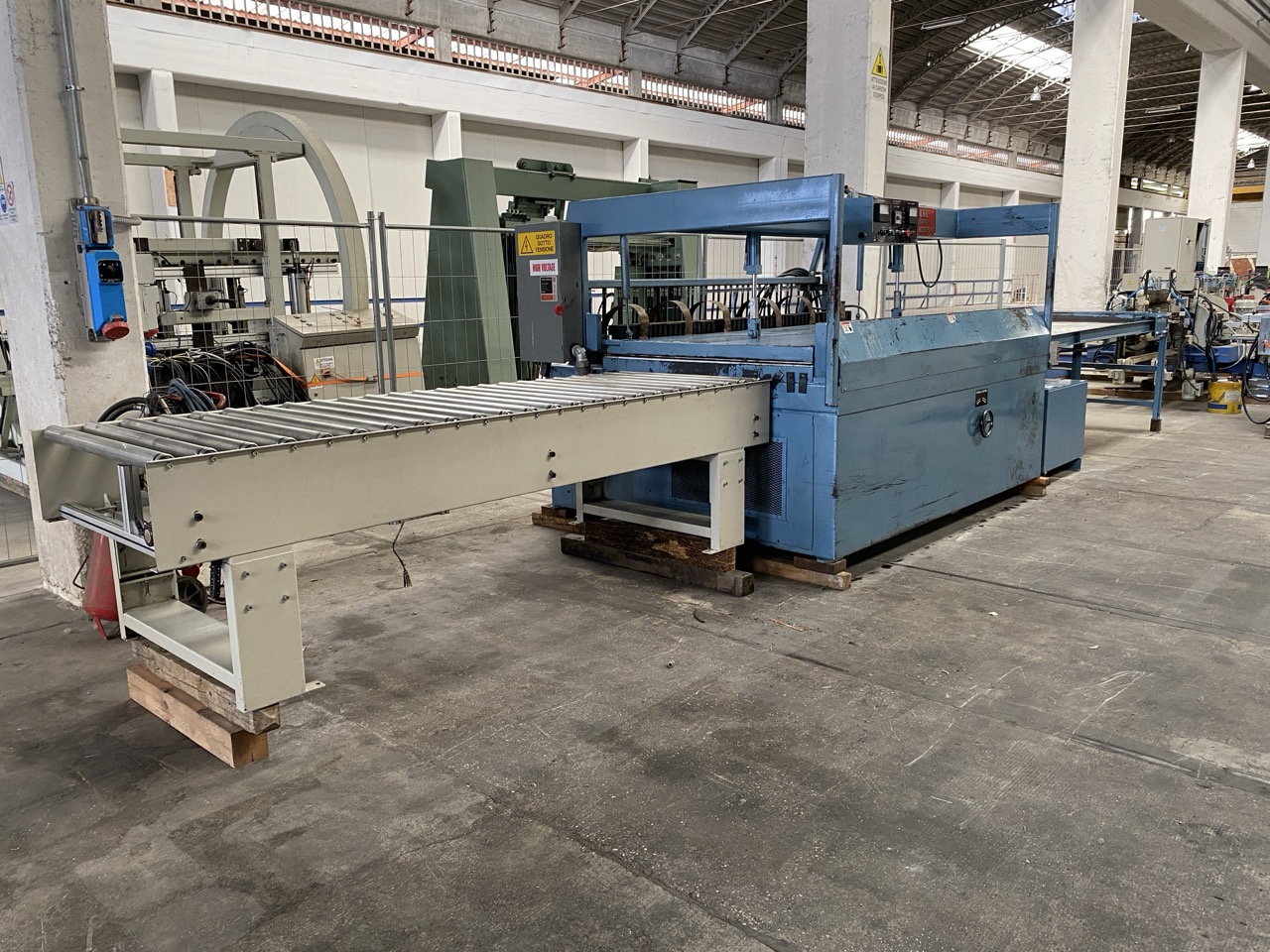 Usato L&L Machinery Inc GLU-ALL Pressa per listellare ad alta frequenza, piano mm. 2700x1300