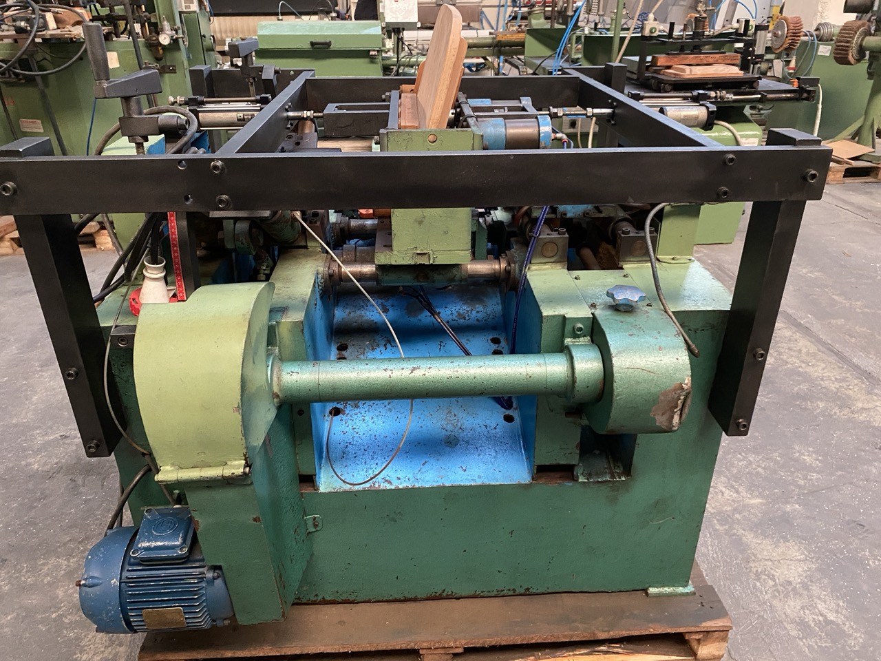 Usato Mortasatrice doppia orizzontale per sedili tipo "Old America" e simili, usata.