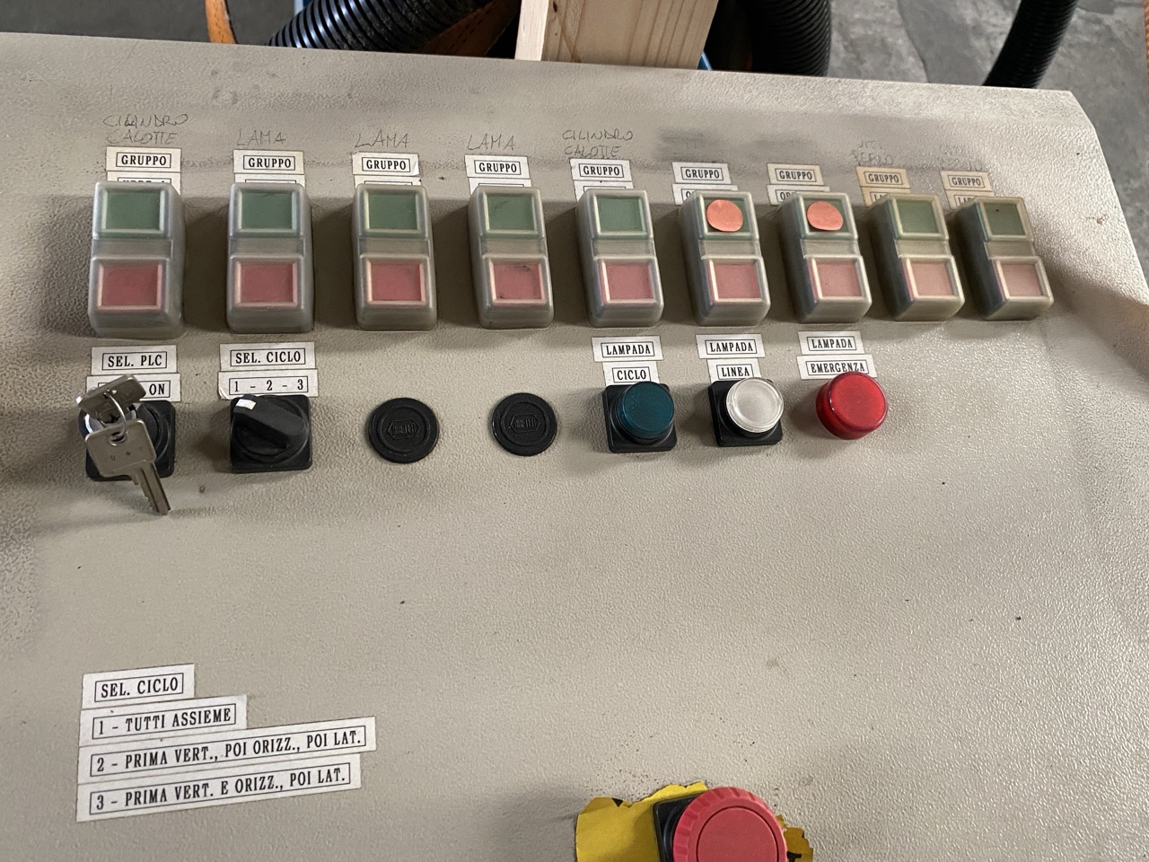 Usato Comec Foratrice Fresatrice Comec per fianchi di letto o simili