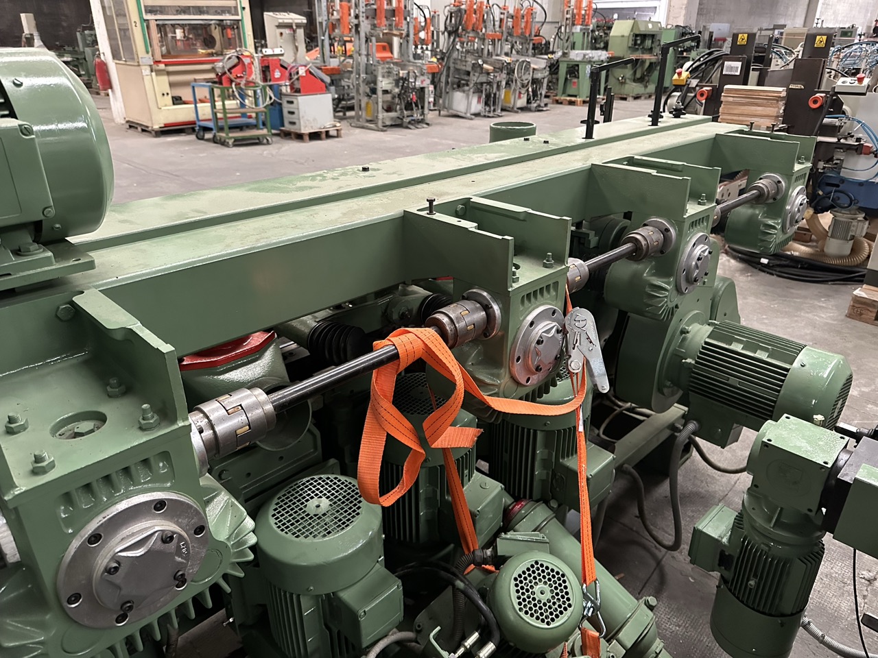 Ricondizionato Weinig UNI 22 A Unimat 22 Scorniciatrice a 6 alberi con albero sinistro automatico