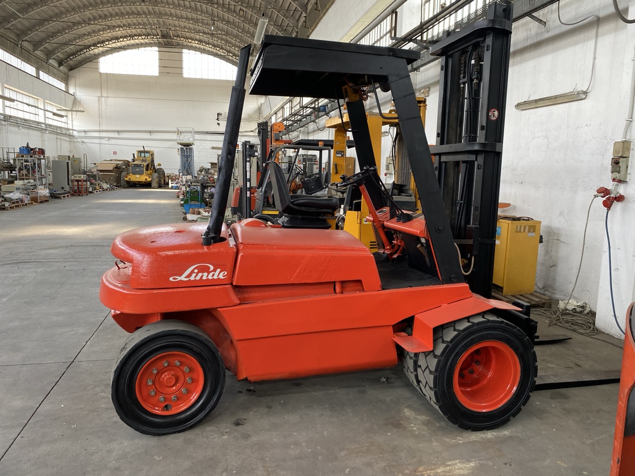 Usato Linde H40D Sollevatore Linde, diesel, portata 4 Ton, ruote gemellate, con pesa Burimec per pesatura su forche e stampa