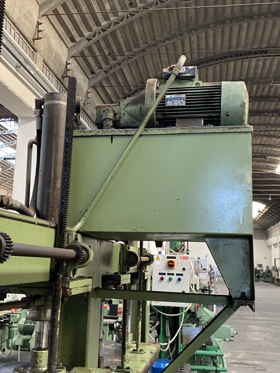 Usato Pressa snervatrice da cm. 1100 x 650