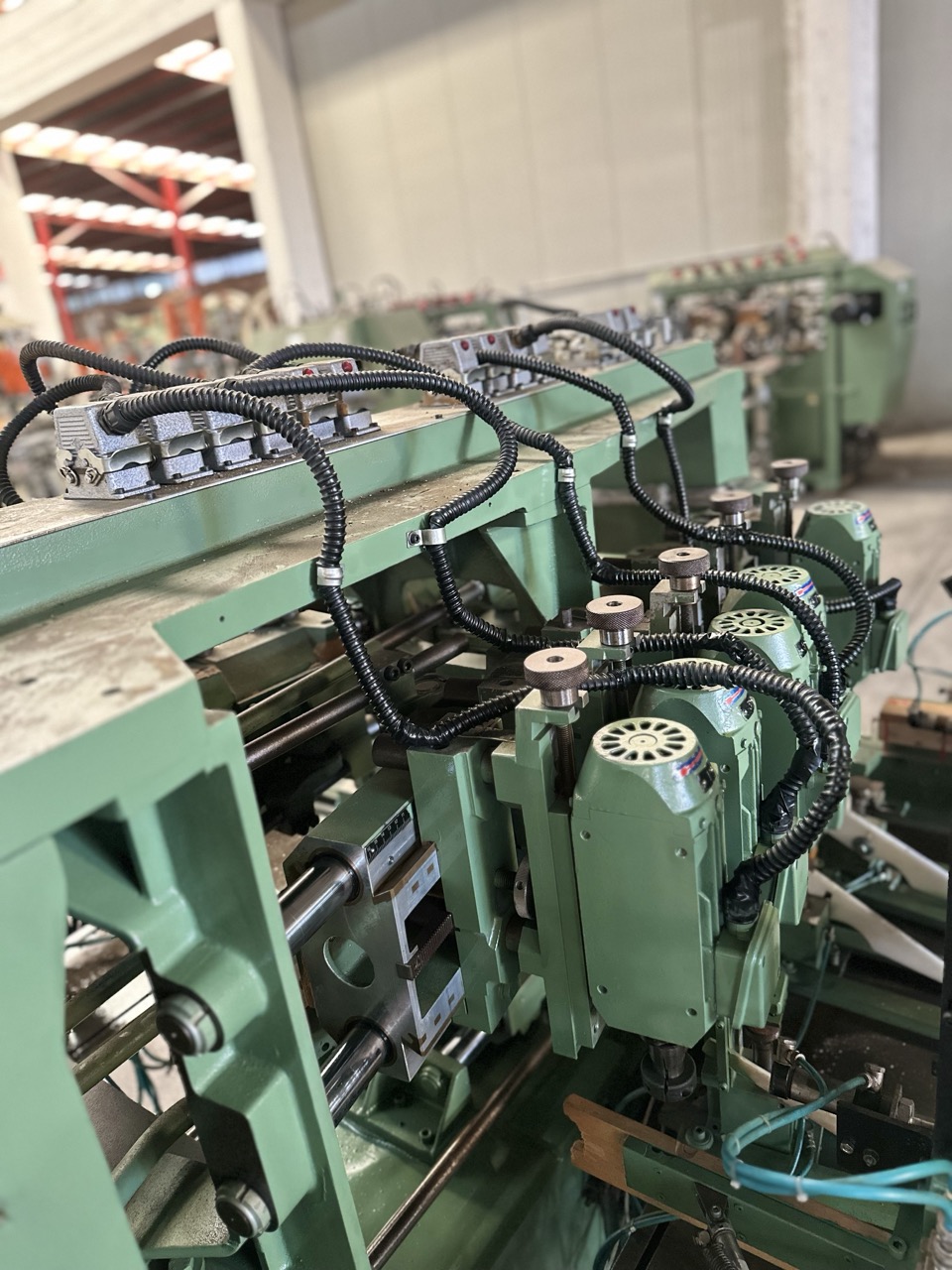 Usato Bacci MOM 90-C A Mortasatrice doppia, orizzontale e verticale, automatica, con caricatore.