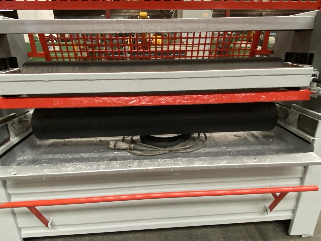 Ricondizionato Osama Spalmacolla a 2 rulli da 1300mm, marchiata CE