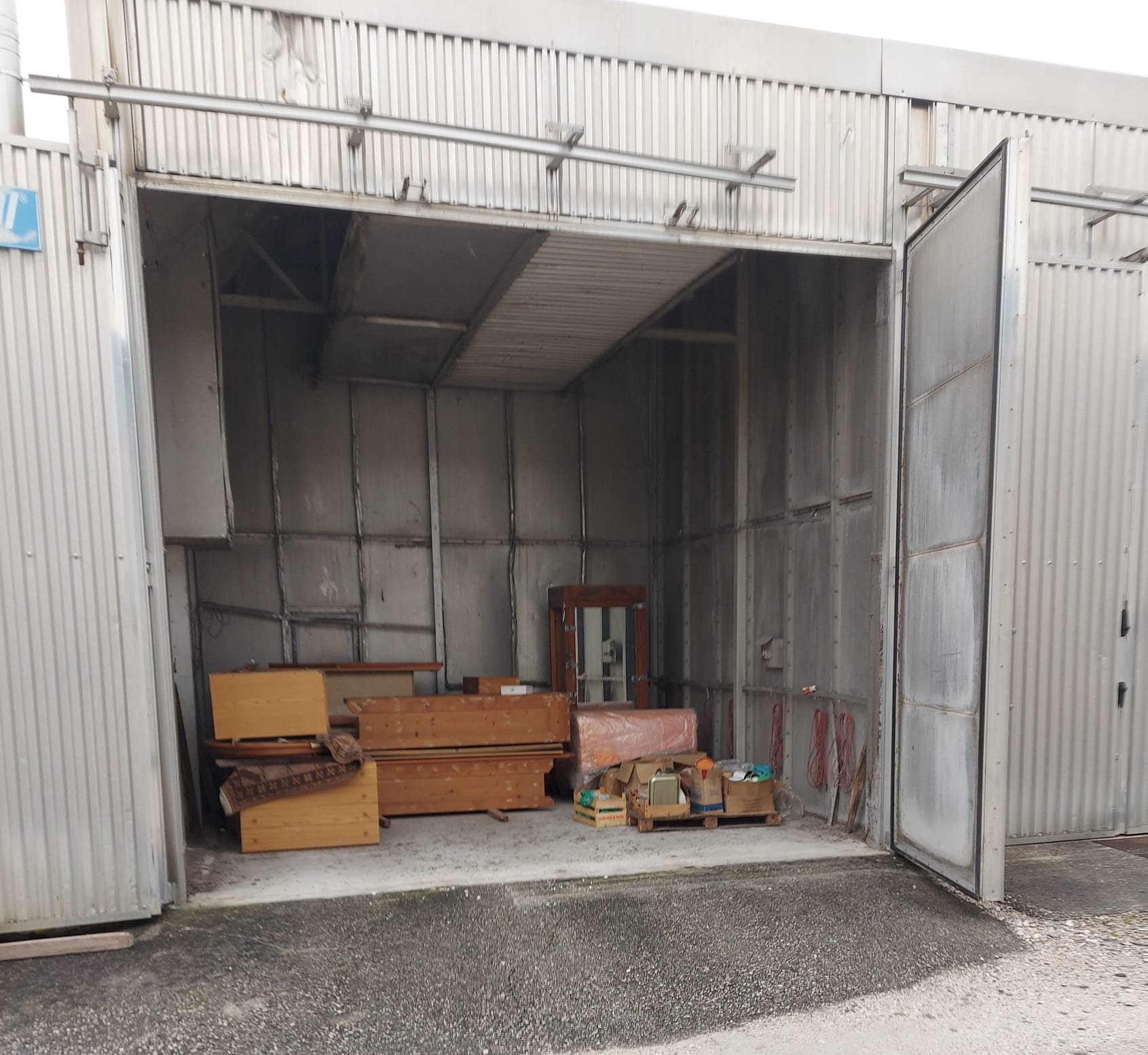 Usato Nardi Nr. 2 Forni di essiccazione da 65 mc (volume interno) cadauno. Alimentazione a Gas Metano.