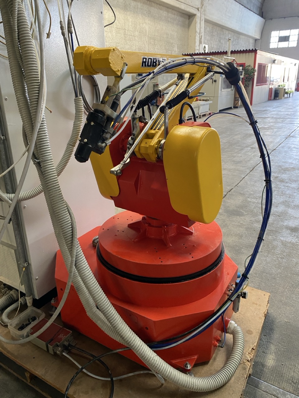 Usato 1997 CMA Roby 5 EX Robot di verniciatura antropomorfo (auto apprendimento) completo di pistola elettrostatica e generatore