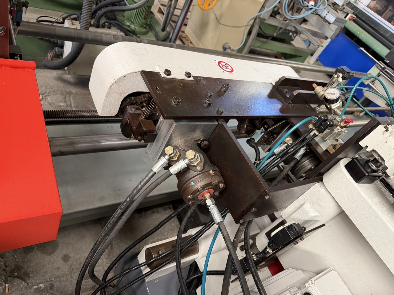 Usato 2002 Friulmac DUALFEED Troncatore - Caricatore per Scorniciatrice idraulico, automatico, con regolazione misure elettronica.