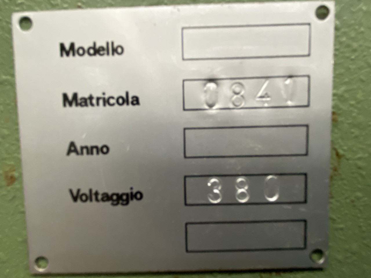 Usato Troncatrice Foratrice doppia, con lame verticali regolabili, 2 testine di foratura inferiori, 2 testine di foratura in testa
