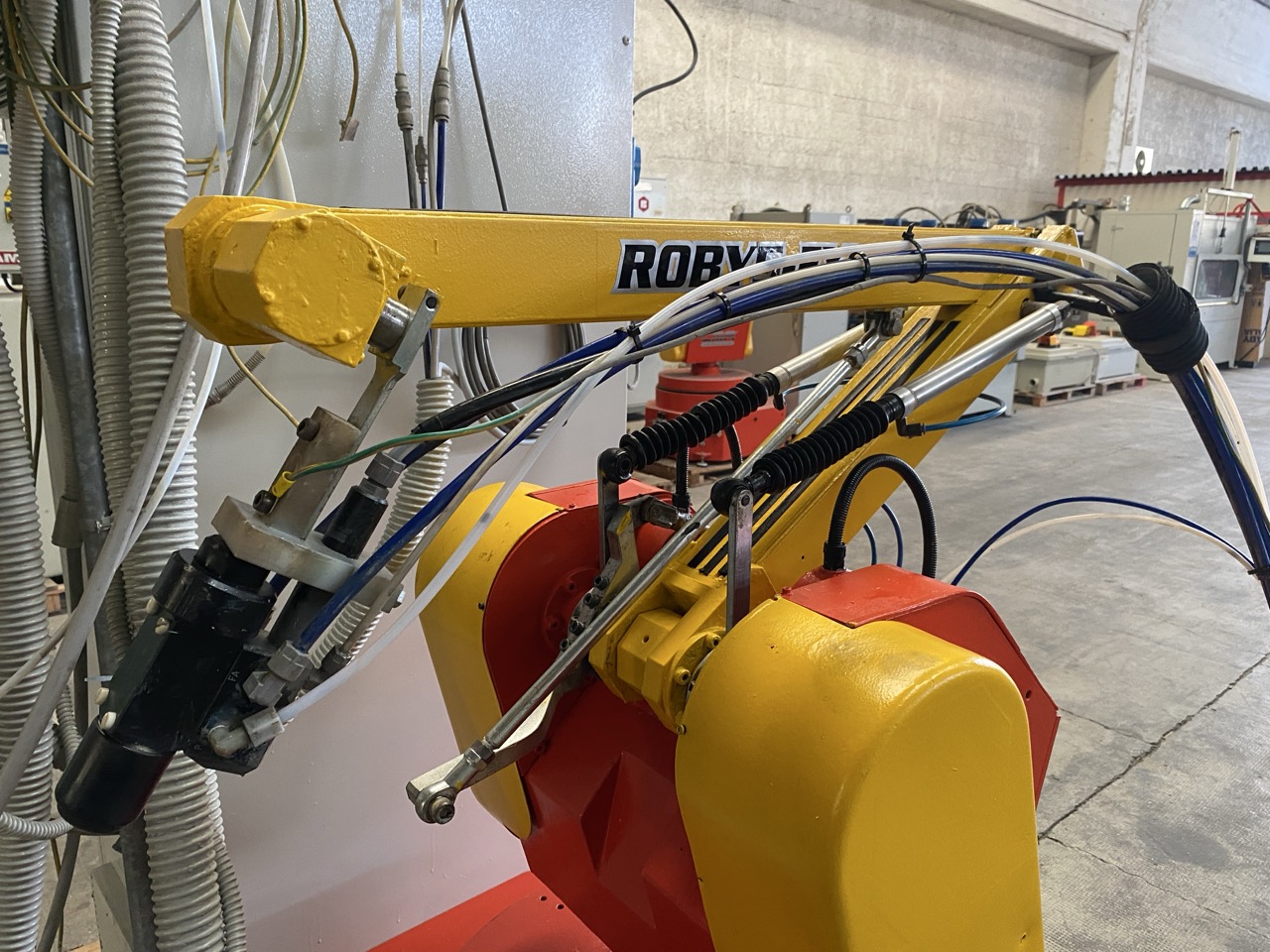 Usato 1997 CMA Roby 5 EX Robot di verniciatura antropomorfo (auto apprendimento) completo di pistola elettrostatica e generatore