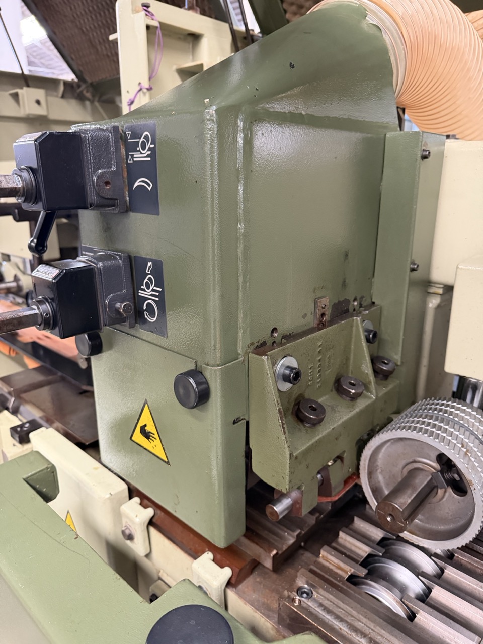 Usato 1995 SCM Superset 23 Plus Scorniciatrice marchiata CE, a 6 alberi + 1 universale, banco da mm. 230 con piano rigato.