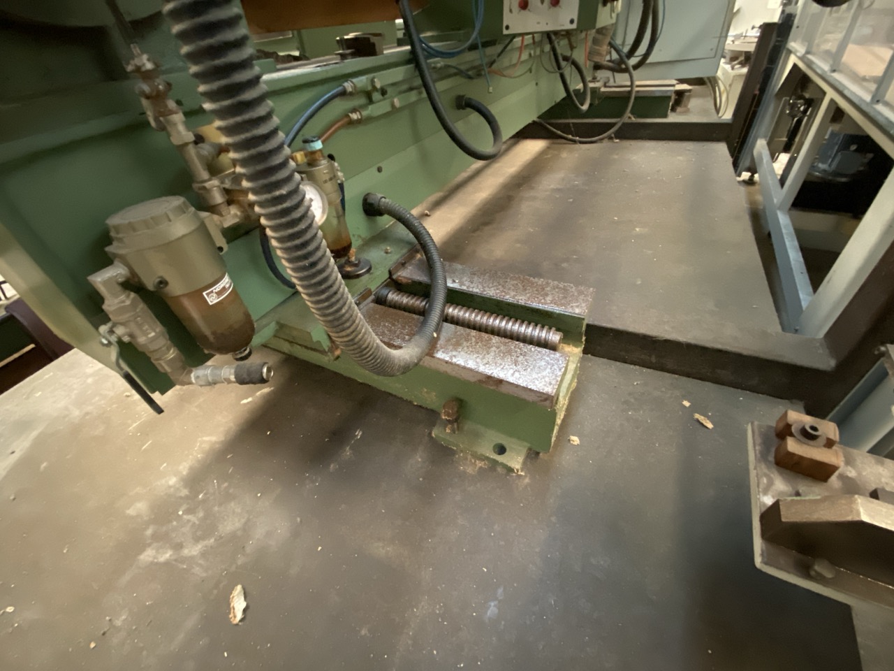 Usato Levigatrice per elementi marca Tagliabue a 2 nastri per lato