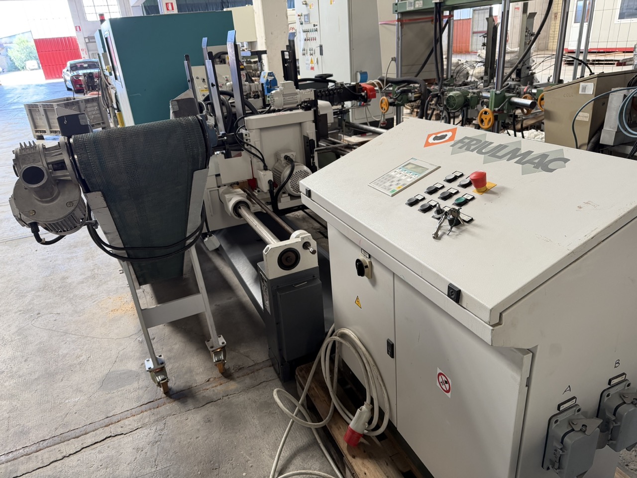 Usato 2002 Friulmac DUALFEED Troncatore - Caricatore per Scorniciatrice idraulico, automatico, con regolazione misure elettronica.