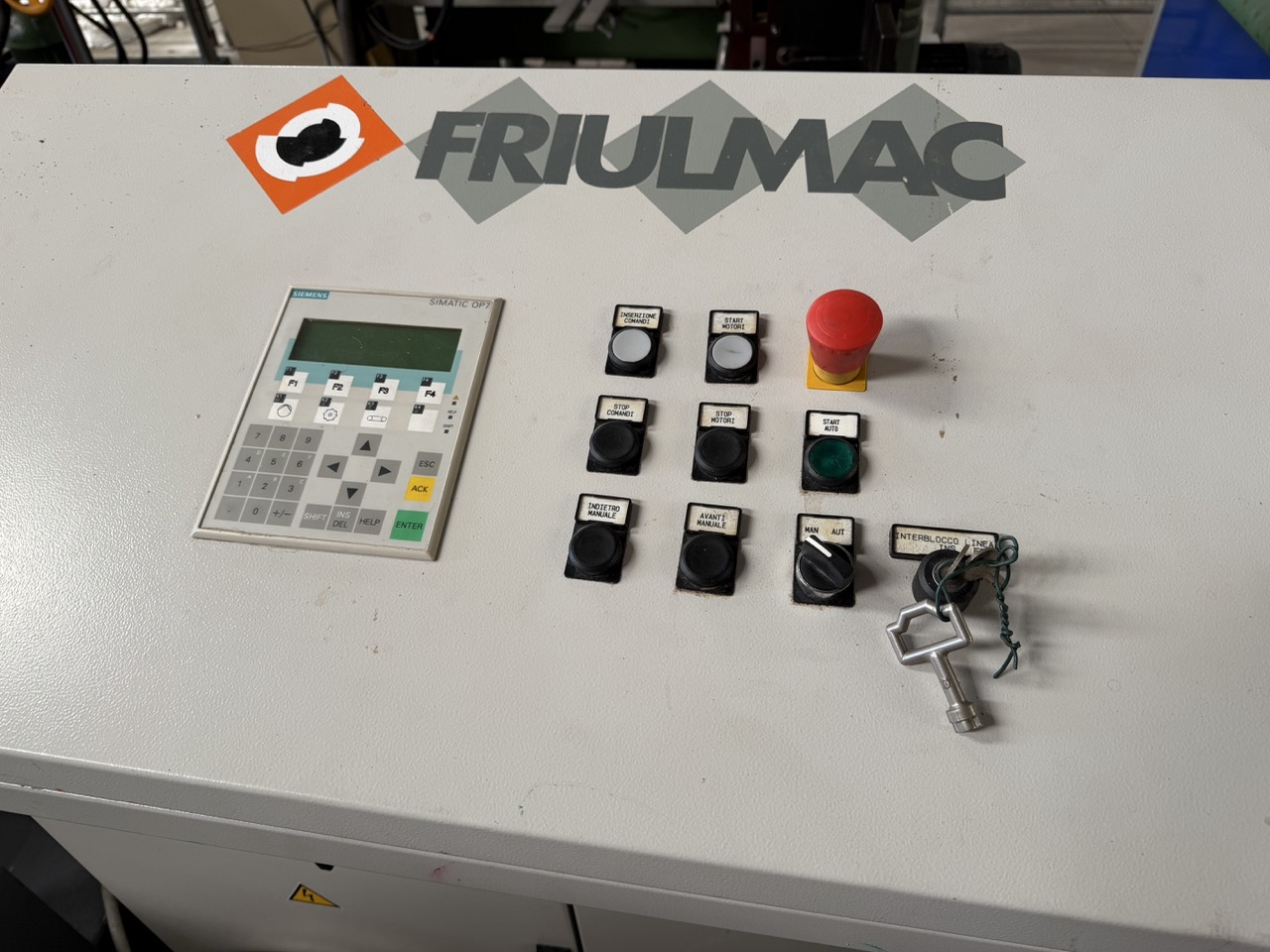 Usato 2002 Friulmac DUALFEED Troncatore - Caricatore per Scorniciatrice idraulico, automatico, con regolazione misure elettronica.