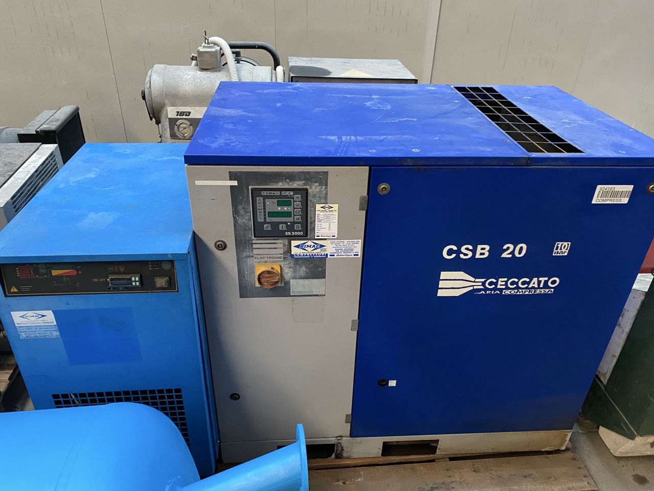Usato 2003 Ceccato CSB20/10 Compressore completo di essiccatore e serbatoio per aria