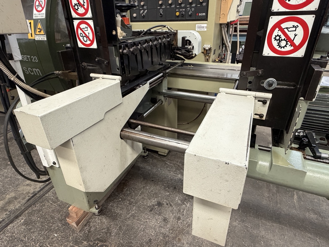 Usato Friulmac FN/3 Troncatore Caricatore per Scorniciatrice (con modifica per larghezza pezzi fino a mm 230)
