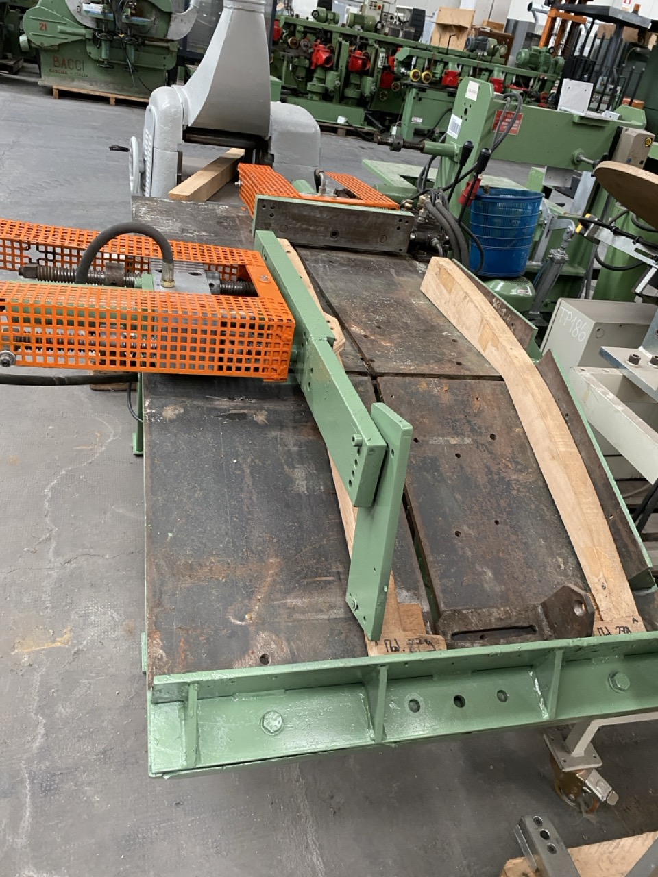 Usato Strettoio idraulico inclinabile