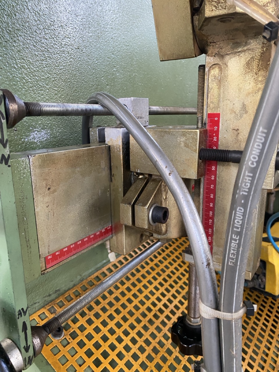 Usato Foratrice Mortasatrice orizzontale e verticale, inclinabile