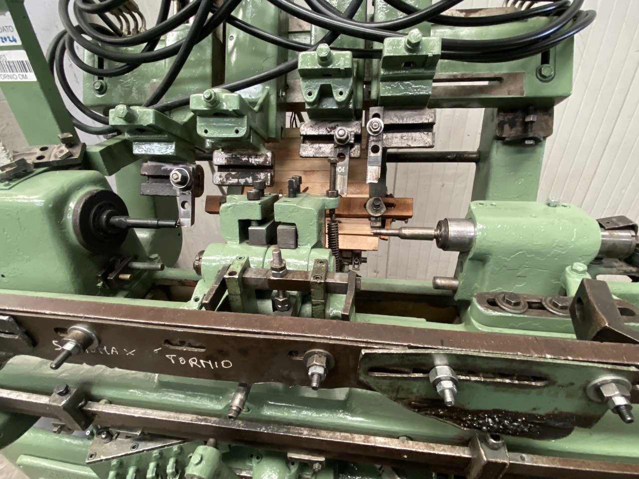 Usato OMA 600 Tornio per legno automatico, con caricatore