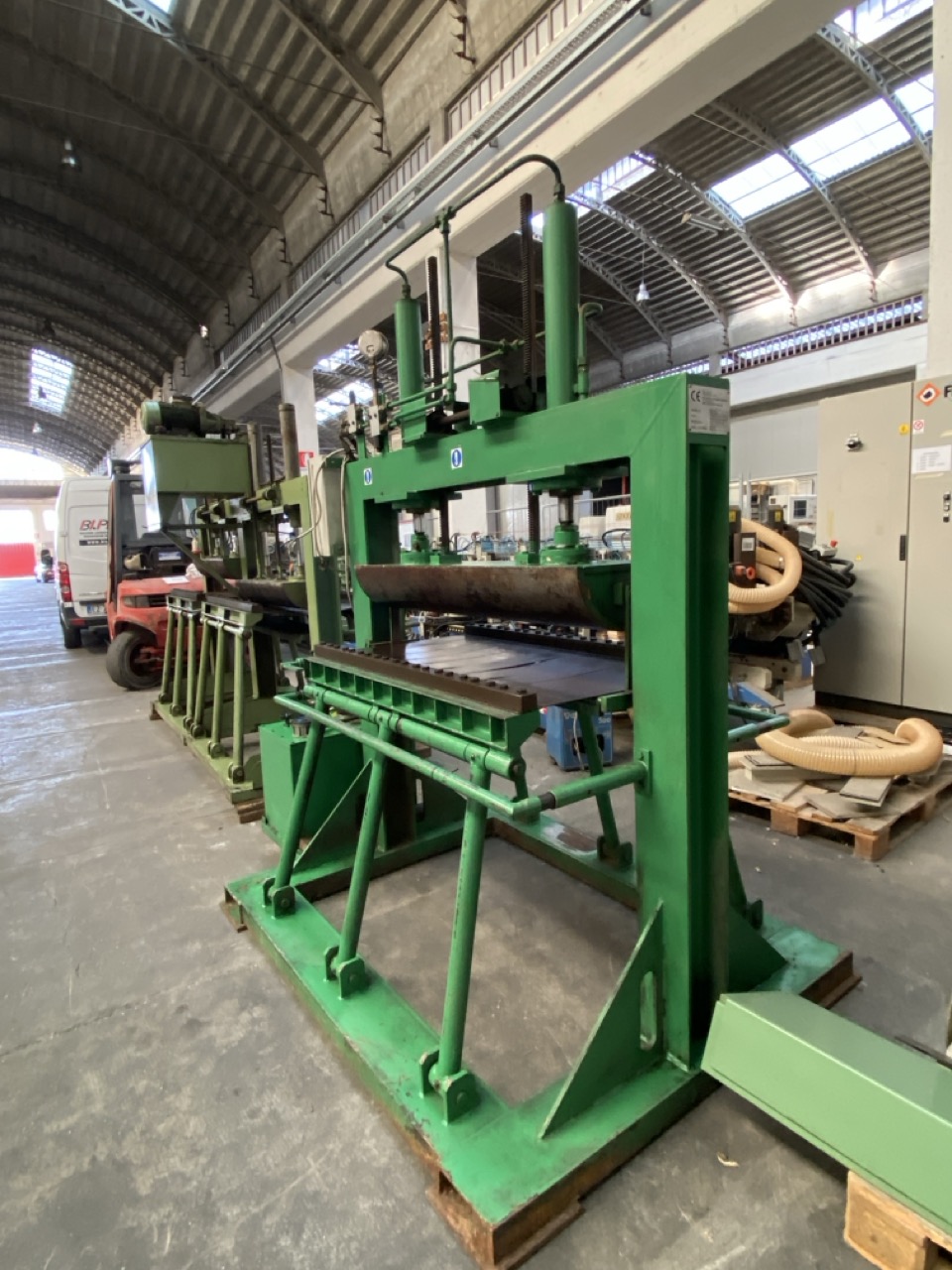 Usato 2000 M.A.C. SN-OL 1230x650-10T Pressa snervatrice per la curvatura del legno