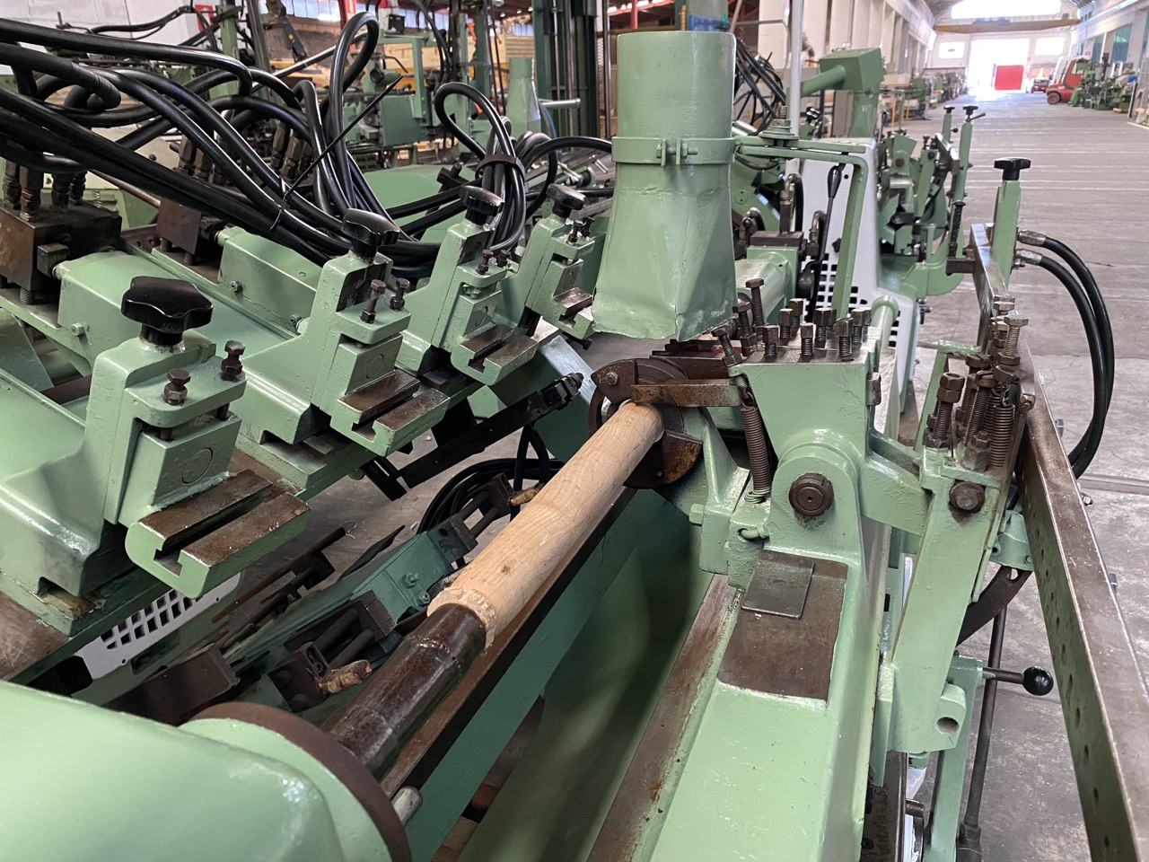 Usato OMA 90/A Tornio per legno, automatico con caricatore, lunghezza massima del pezzo mm. 900