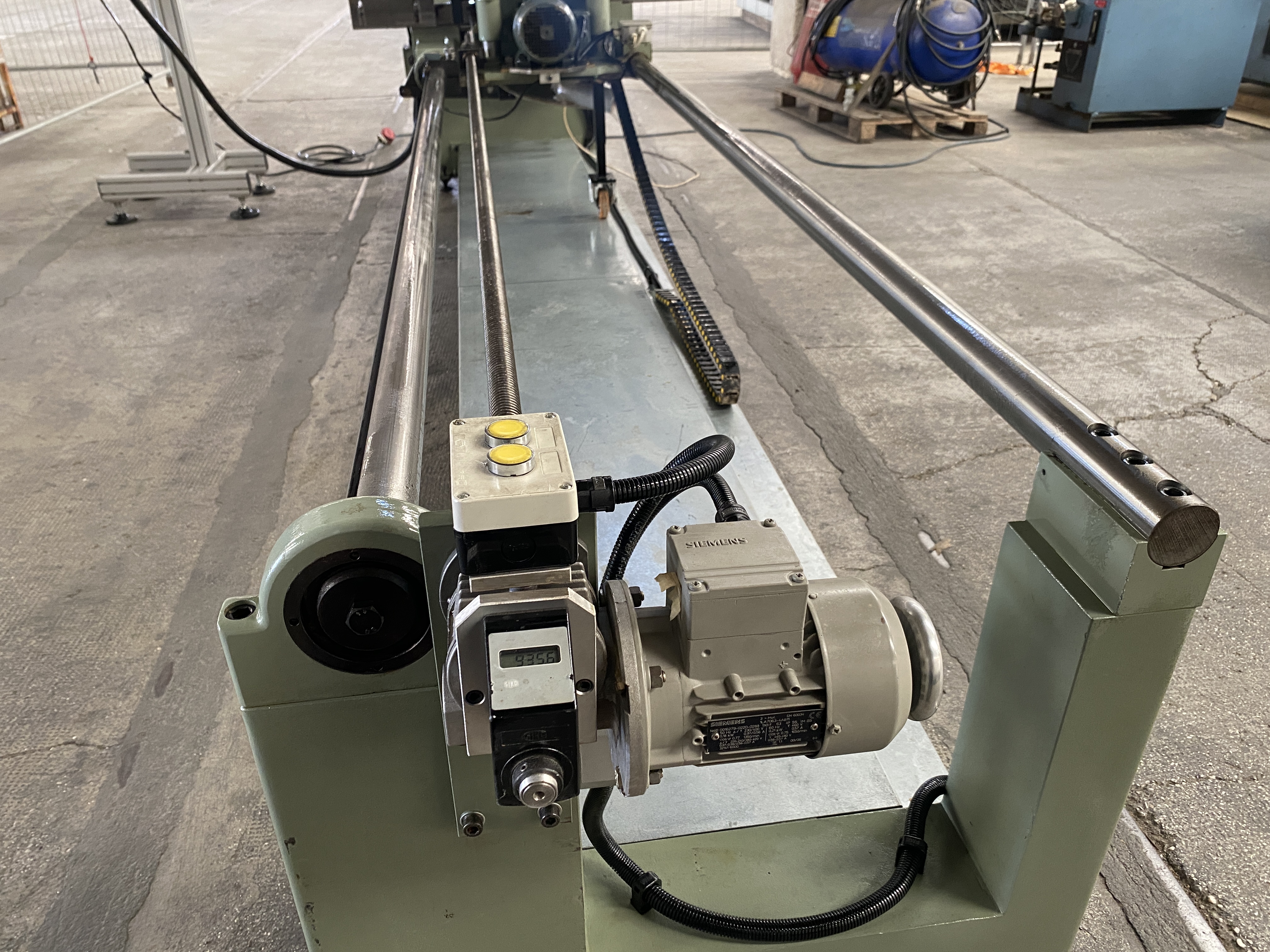 Usato Friulmac Dual Feed Troncatore e Caricatore idraulico per Scorniciatrice, lunghezza max 3500mm