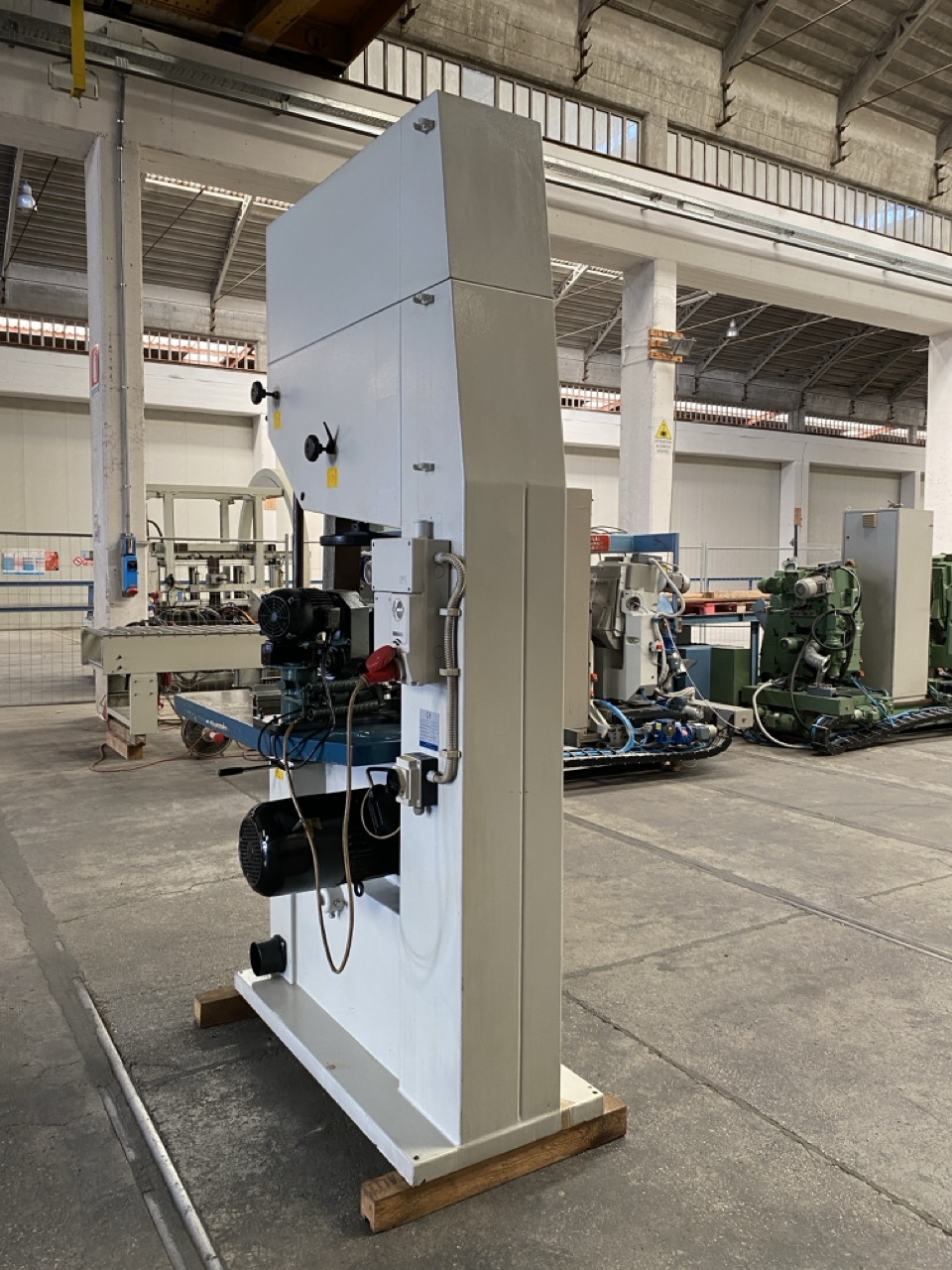 Usato 2000 Cosma 900 marchiata CE, completa di Refendino