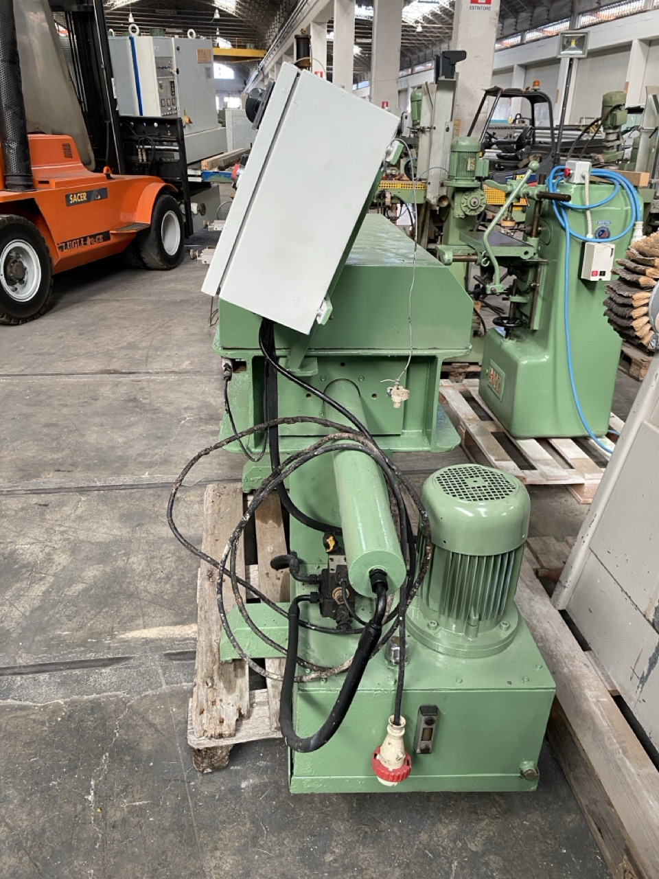 Usato Schiacciabidoni idraulico orizzontale