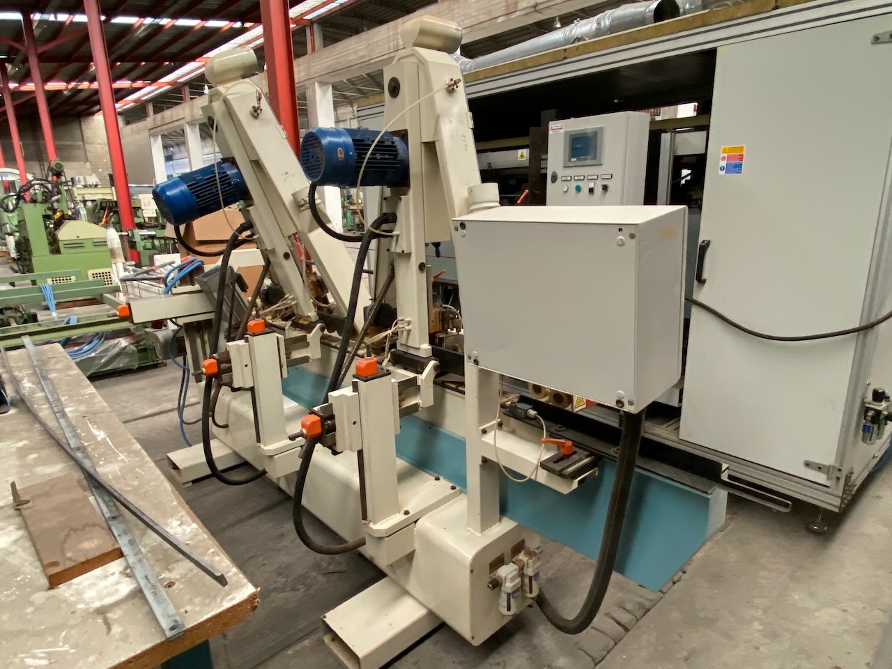 Usato Stefani MVT 2000 Levigatrice verticale a nastri oscillanti inclinabili