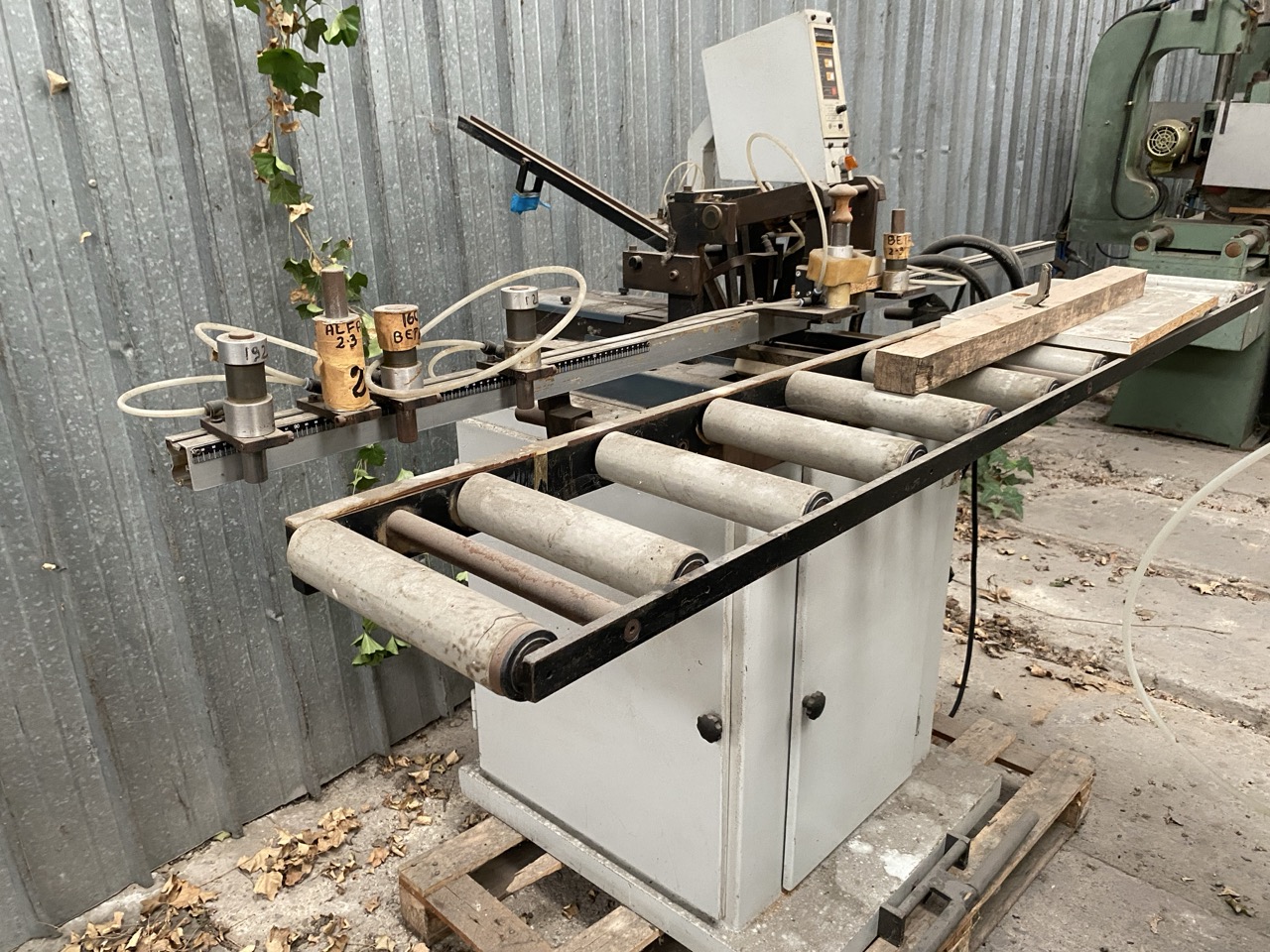 Usato Stock 2 Macchinari per cerniere di Antine per cucina