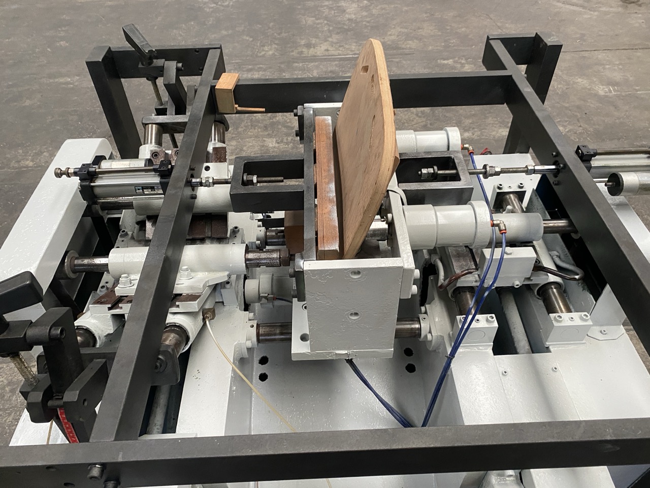 Usato Mortasatrice per sedili di sedie tipo Old America o similari