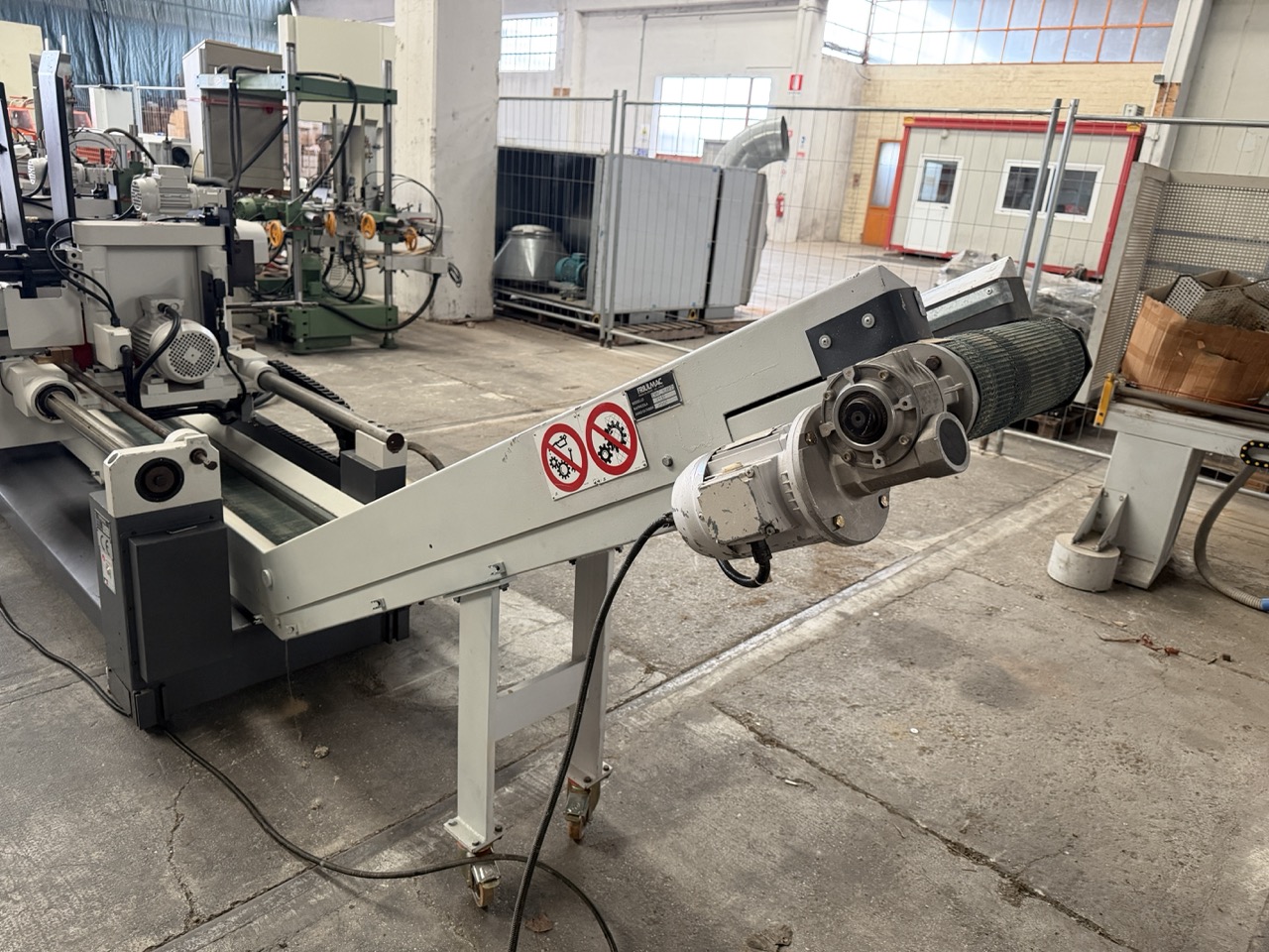 Usato 2002 Friulmac DUALFEED Troncatore - Caricatore per Scorniciatrice idraulico, automatico, con regolazione misure elettronica.