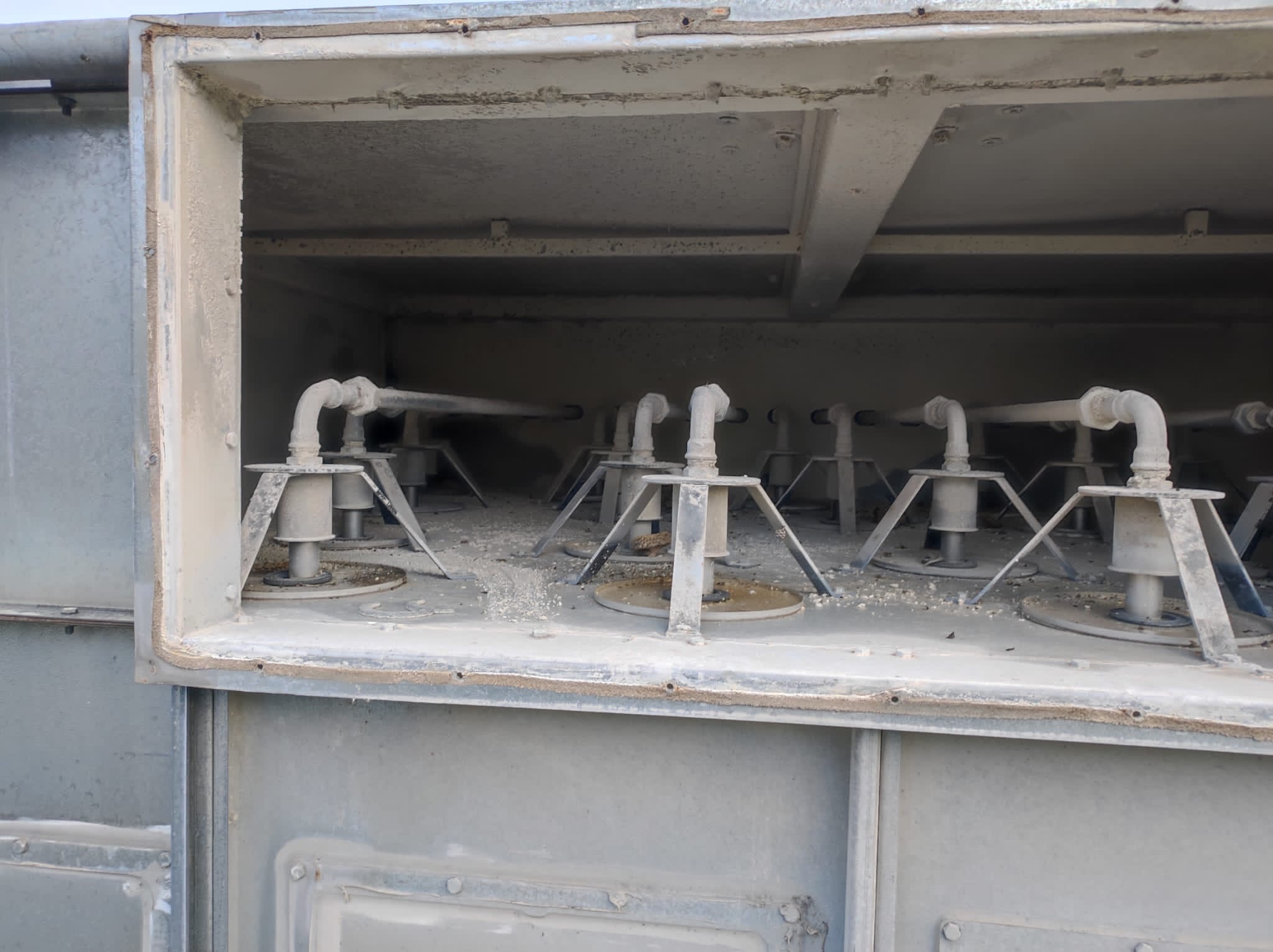 Usato Sottostazione filtrante per polveri di carteggio, marca CM, modello AIRJET 36 Cartucce