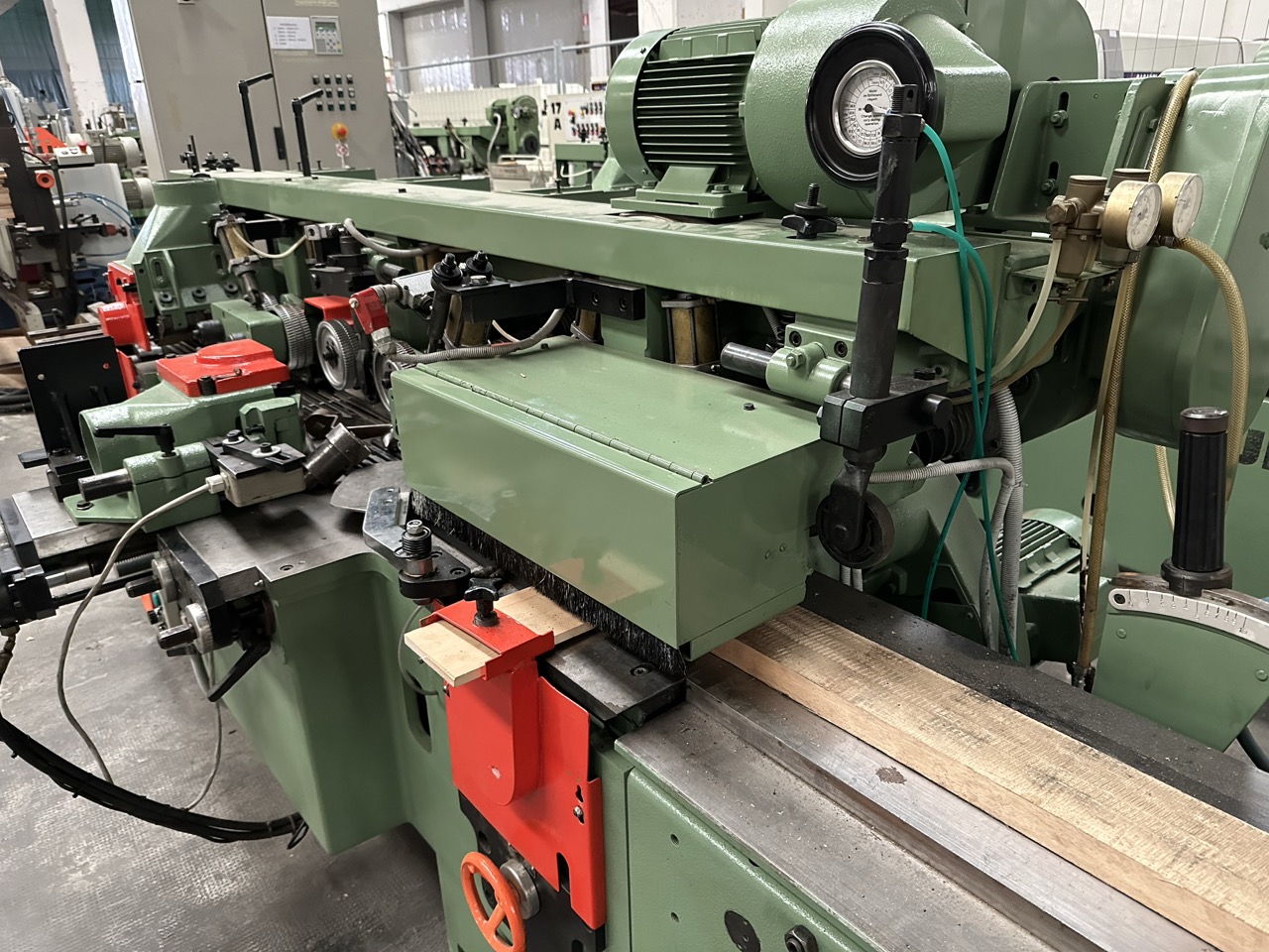 Ricondizionato Weinig UNI 22 A Unimat 22 Scorniciatrice a 6 alberi con albero sinistro automatico