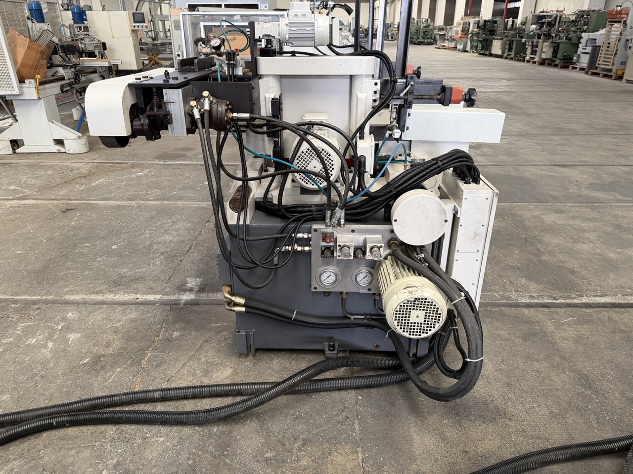 Usato 2002 Friulmac DUALFEED Troncatore - Caricatore per Scorniciatrice idraulico, automatico, con regolazione misure elettronica.