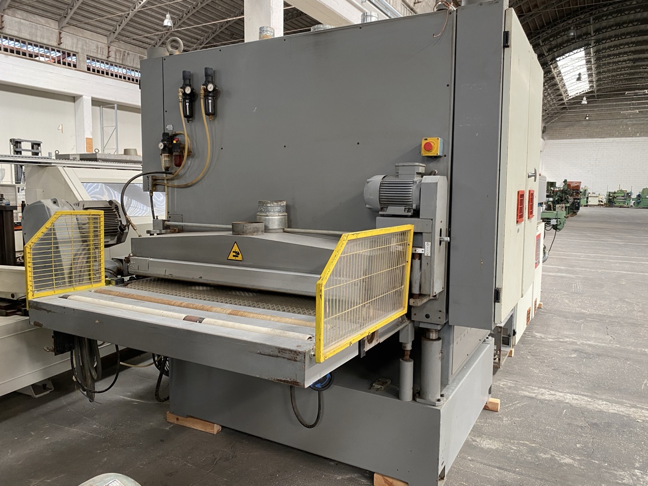 Usato 1999 Costa CCC CCC 1350 Linea di calibratura a 3 rulli superiori e 3 rulli inferiori, larghezza tappeto mm. 1350