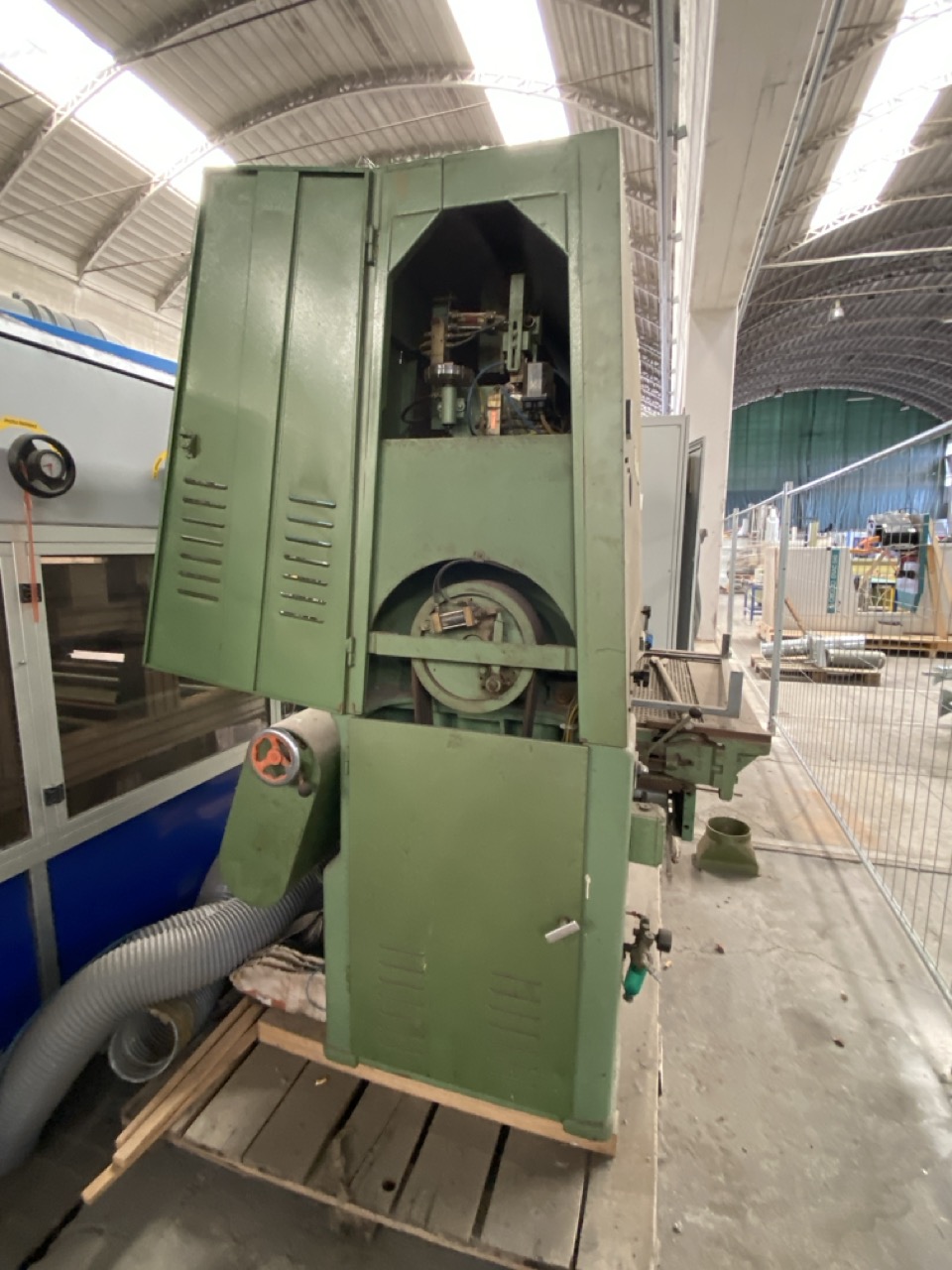 Usato Calibratrice a 1 rullo con tappeto da 1000 mm