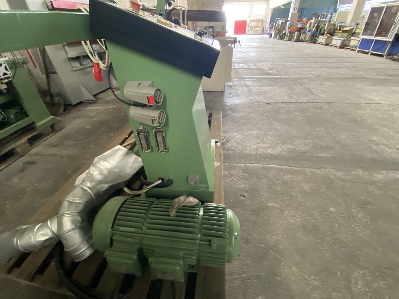 Usato Balestrini Tenonatrice Stondante doppia, automatica con caricatore, completa di gruppo a forare