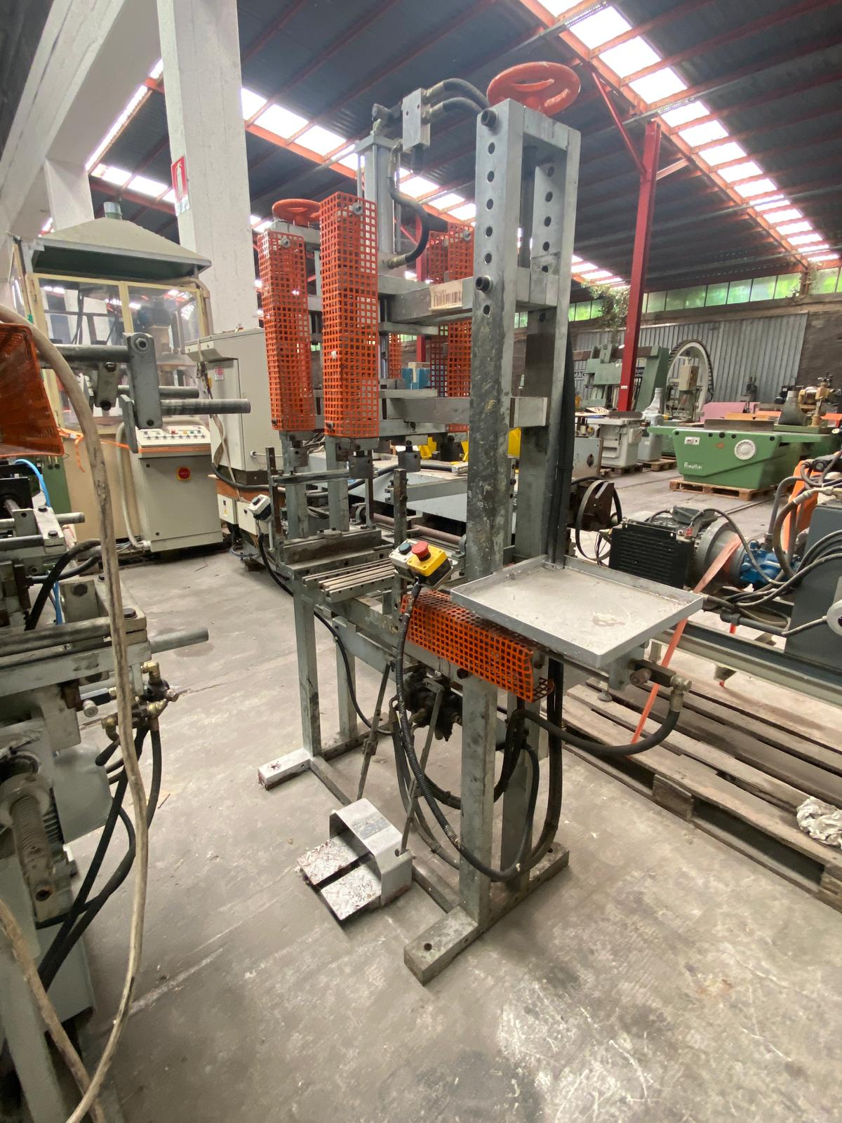 Usato Camam SI/PM Coppia di Strettoi premontaggio per sedie