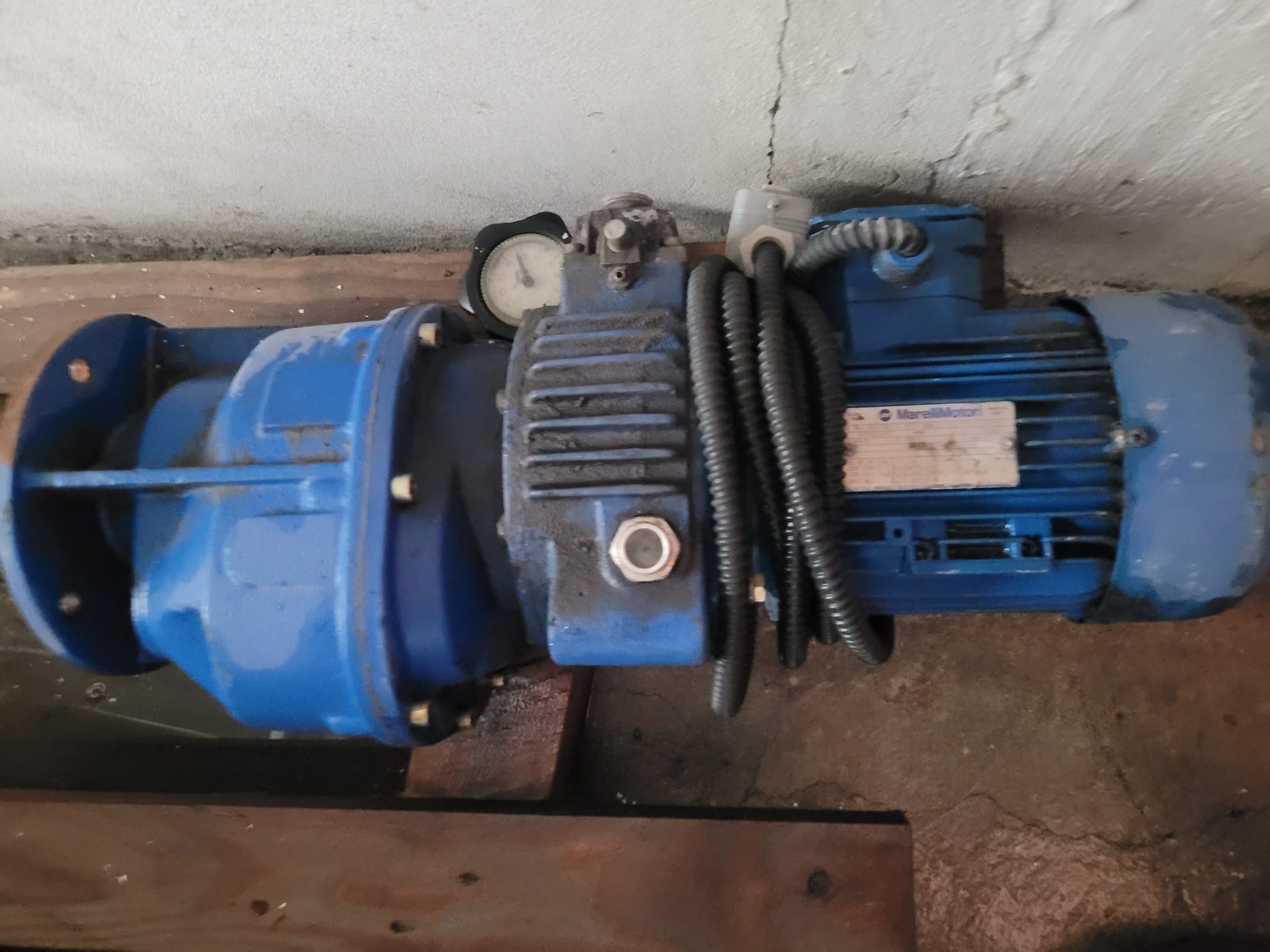 Usato 1996 Uniconfort CMT/F 45 Generatore di acqua calda alimentato a trucioli / legna