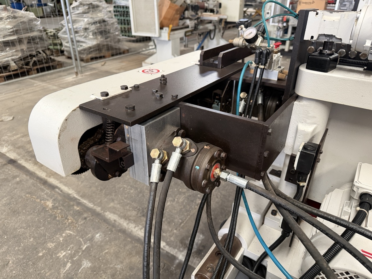 Usato 2002 Friulmac DUALFEED Troncatore - Caricatore per Scorniciatrice idraulico, automatico, con regolazione misure elettronica.