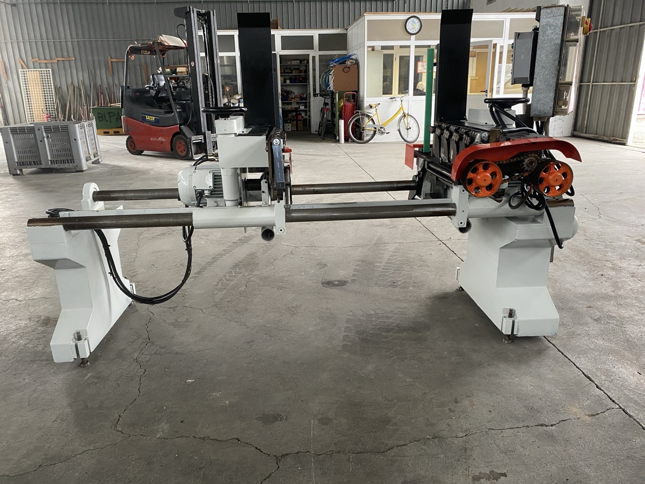 Ricondizionato Troncatore caricatore per scorniciatrice, marca Friulmac,modello FN3, usato, collaudato